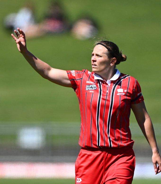 Lea Tahuhu profile photograph