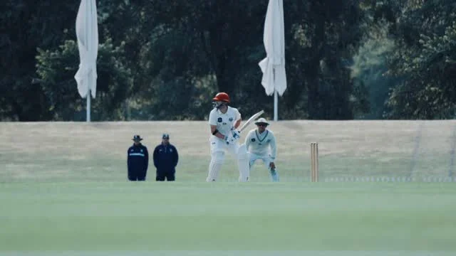 Take a bow @henrynicholls27 

Henry reached his double century in 298 balls 💥

Class.

#canterburykings
